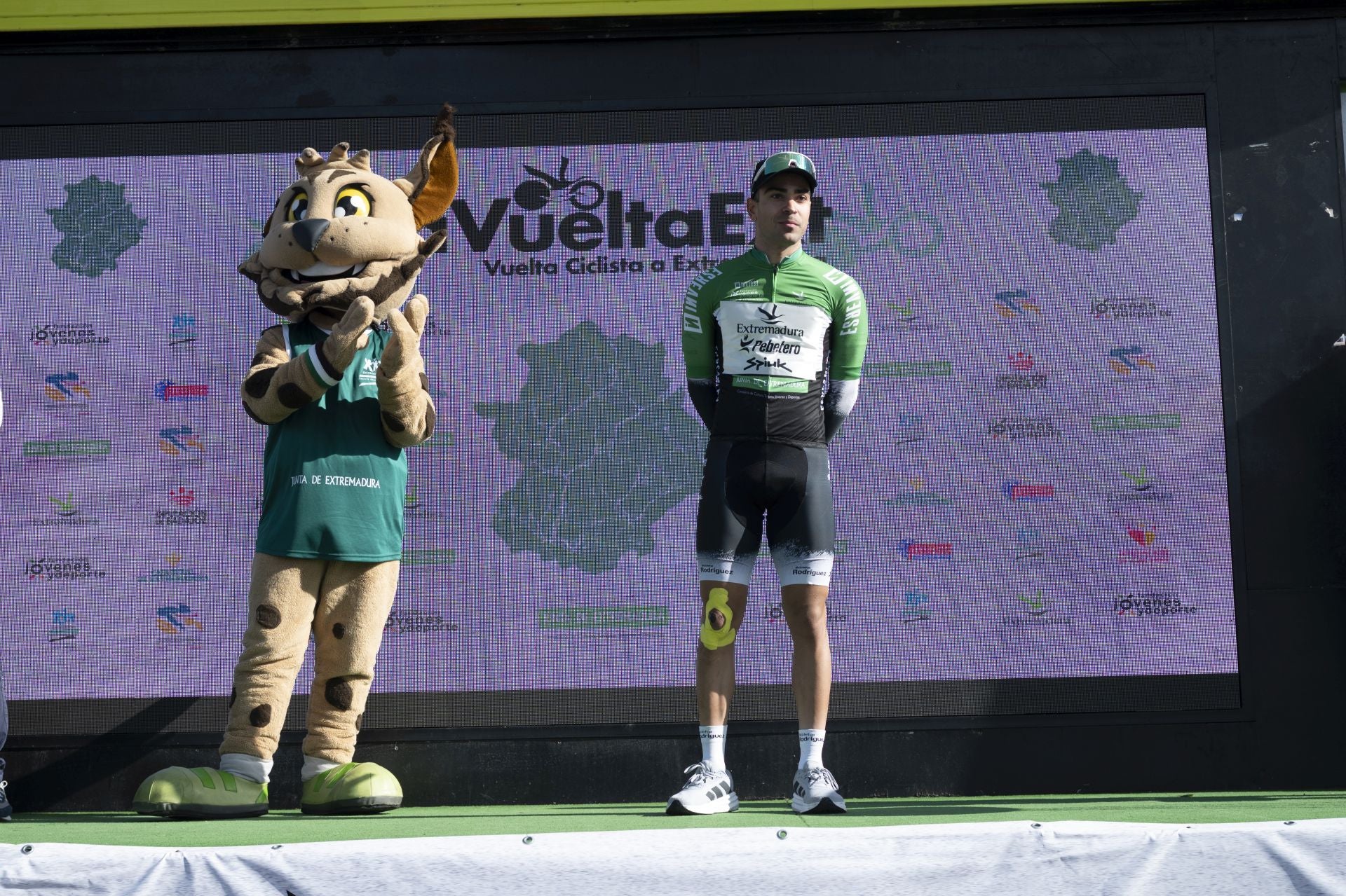 La llegada a Badajoz de La Vuelta Ciclista a Extremadura, en imágenes