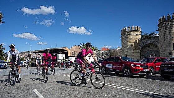 La llegada a Badajoz de La Vuelta Ciclista a Extremadura, en imágenes