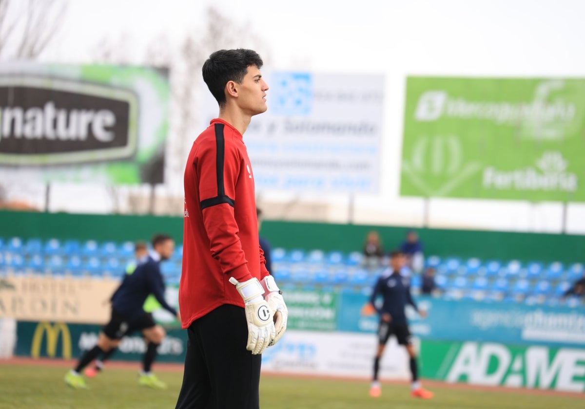 Marco Pérez será titular este domingo.