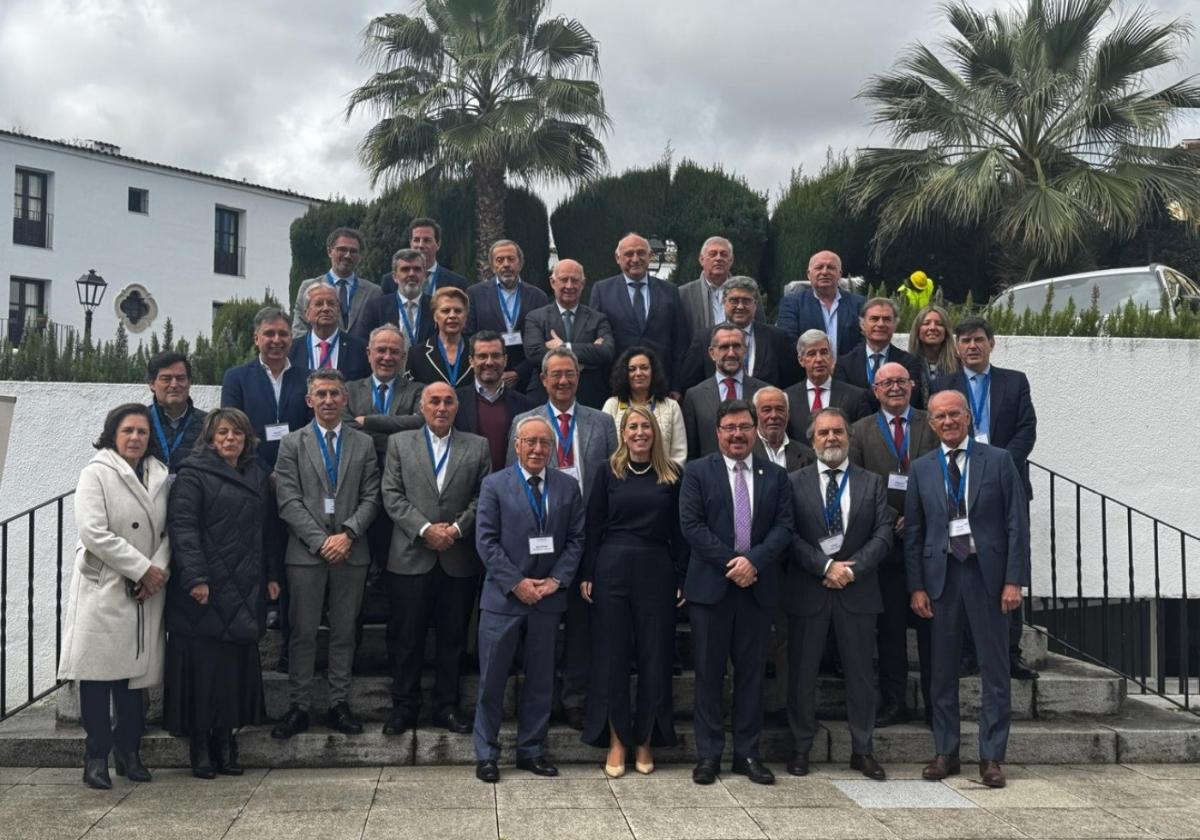 Asistentes a la reunión de ayer.