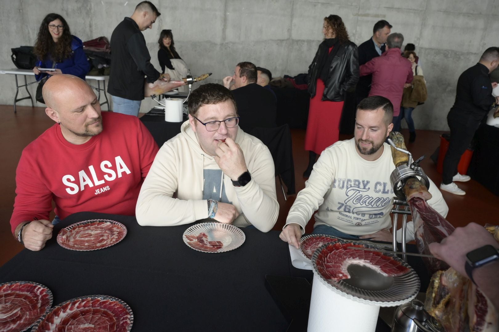 El concurso &#039;Come Jamón&#039; celebrado en Badajoz, en imágenes