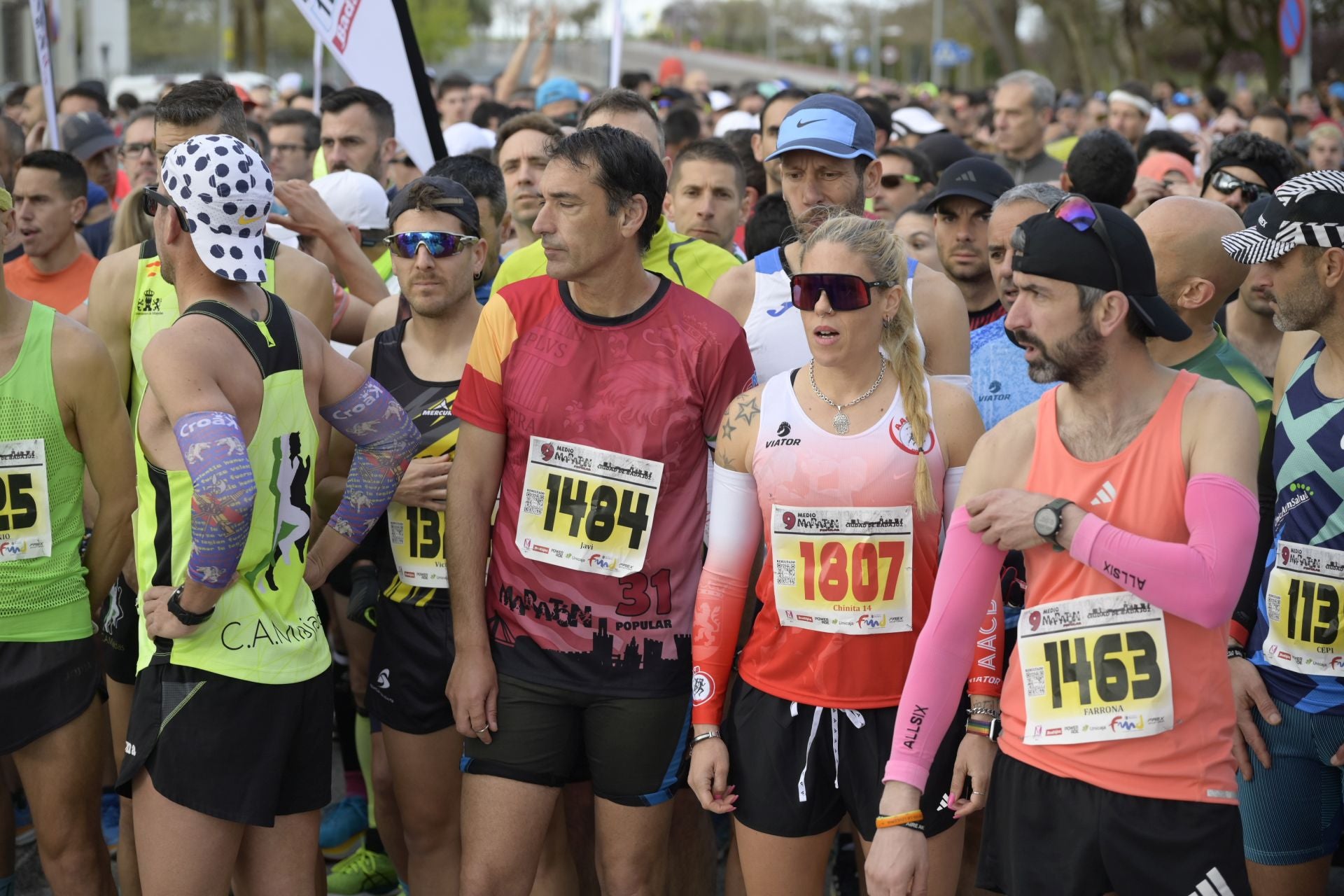 El Maratón Popular y Medio Maratón de Badajoz, en imágenes