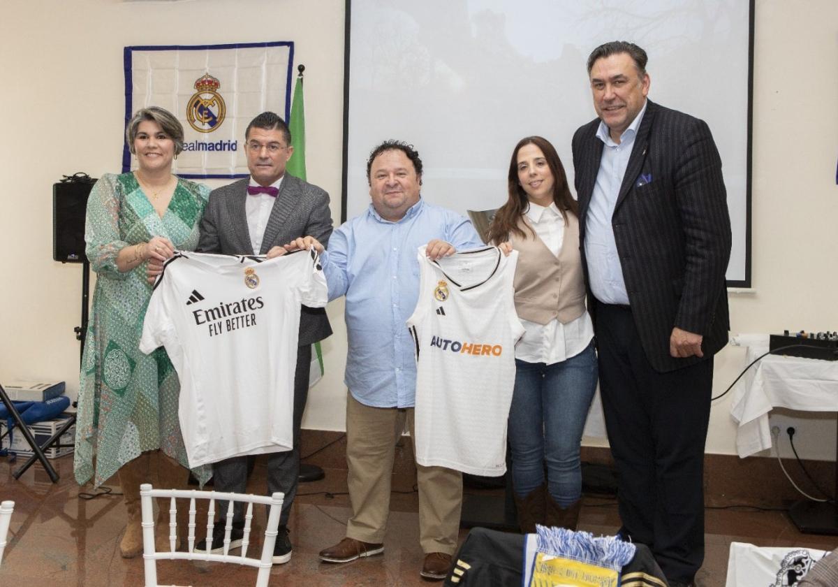 Morales y Biriukov apadrinan el tercer aniversario de la Peña Madridista Plasen&Cia