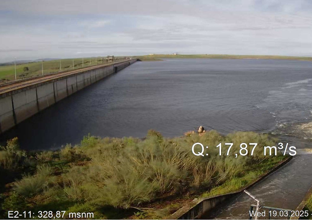 Así está este miércoles la presa de Sierra Brava, que recoge agua del río Pizarroso en Zorita. 