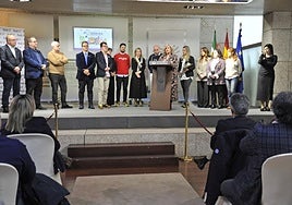 Algunos de los participantes en el acto final por el Día de las Enfermedades Raras en la Asamblea.