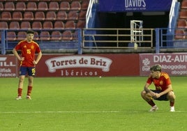 El extremeño Alexis Ciria (derecha) abatido tras recibir un gol.