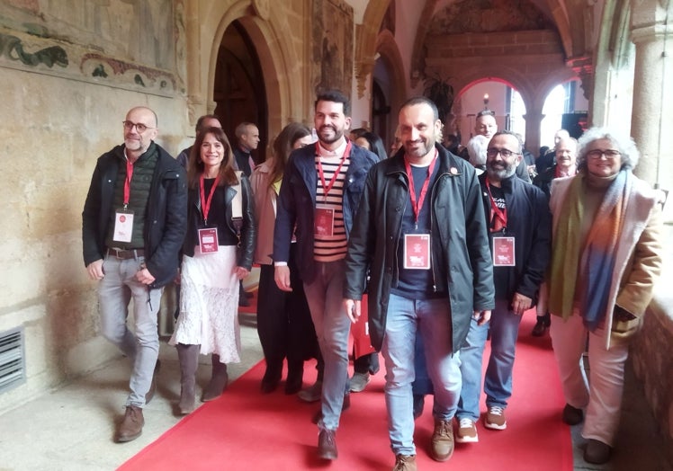 Sánchez Cotrina junto a mienbros del PSOE en la visita técnica realizada en el Congreso.