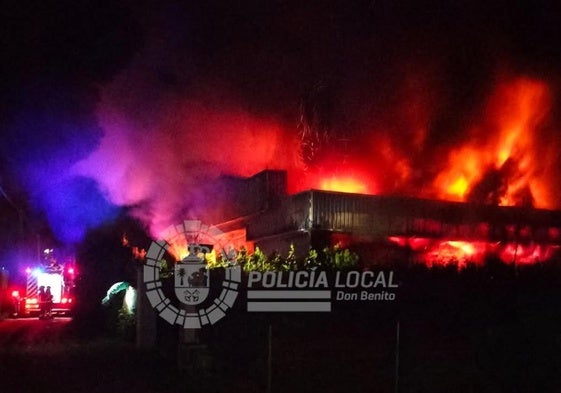 Incendio en la nave de Don Benito.