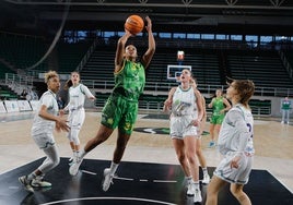 Filipe en el duelo de la primera vuelta ante el Unicaja Mijas.