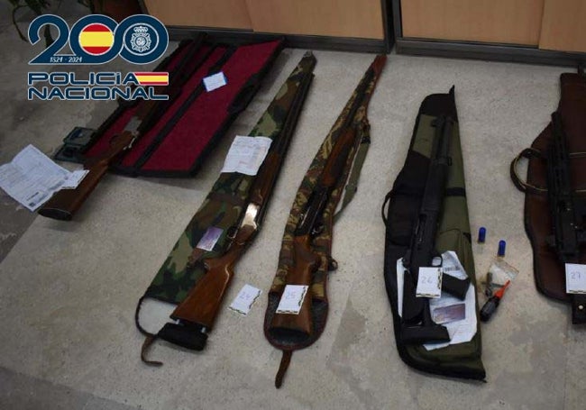 Armas incautadas por la Policía Nacional tras el tiroteo de San Lázaro.