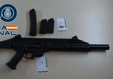 Estas son las armas del tiroteo mortal de Plasencia: cuatro escopetas y un subfusil de asalto