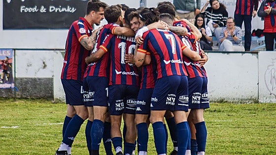 Extremadura y Azuaga mantienen el pulso por el ascenso directo