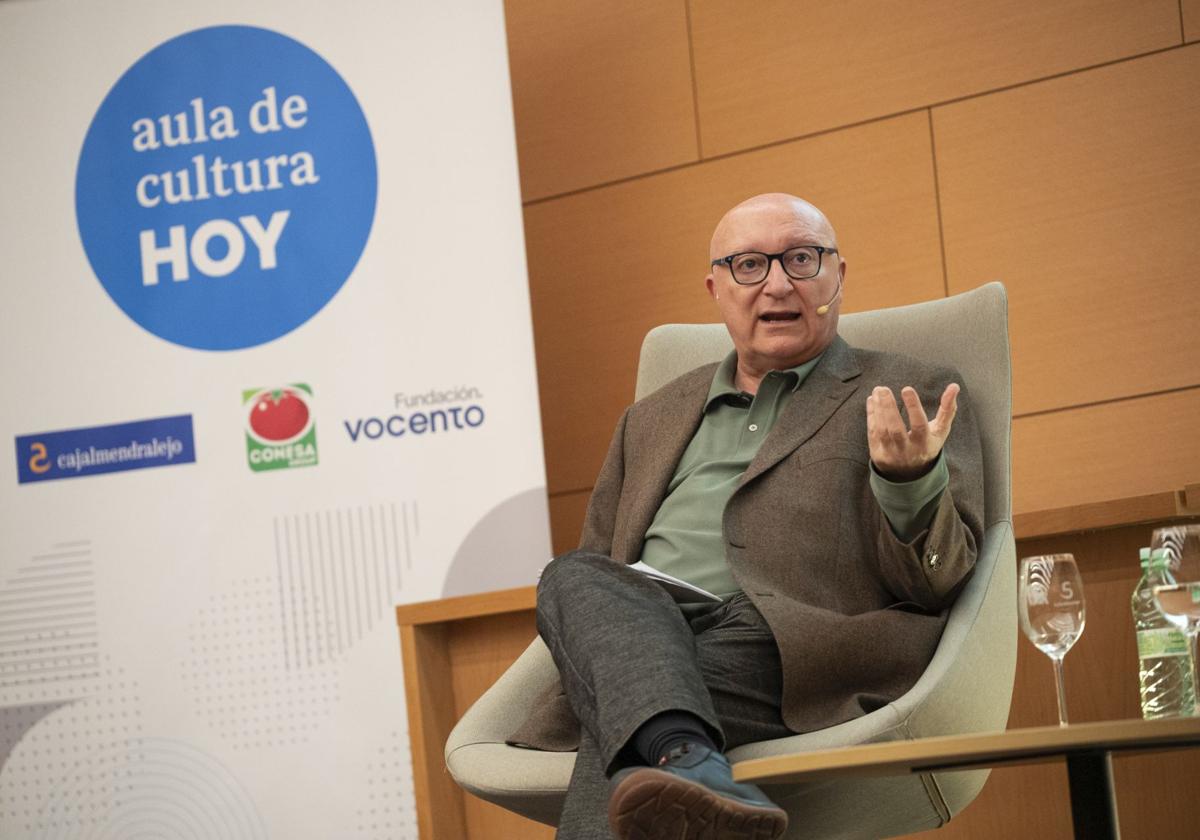 Alonso de la Torre: «El papel sigue teniendo prestigio»