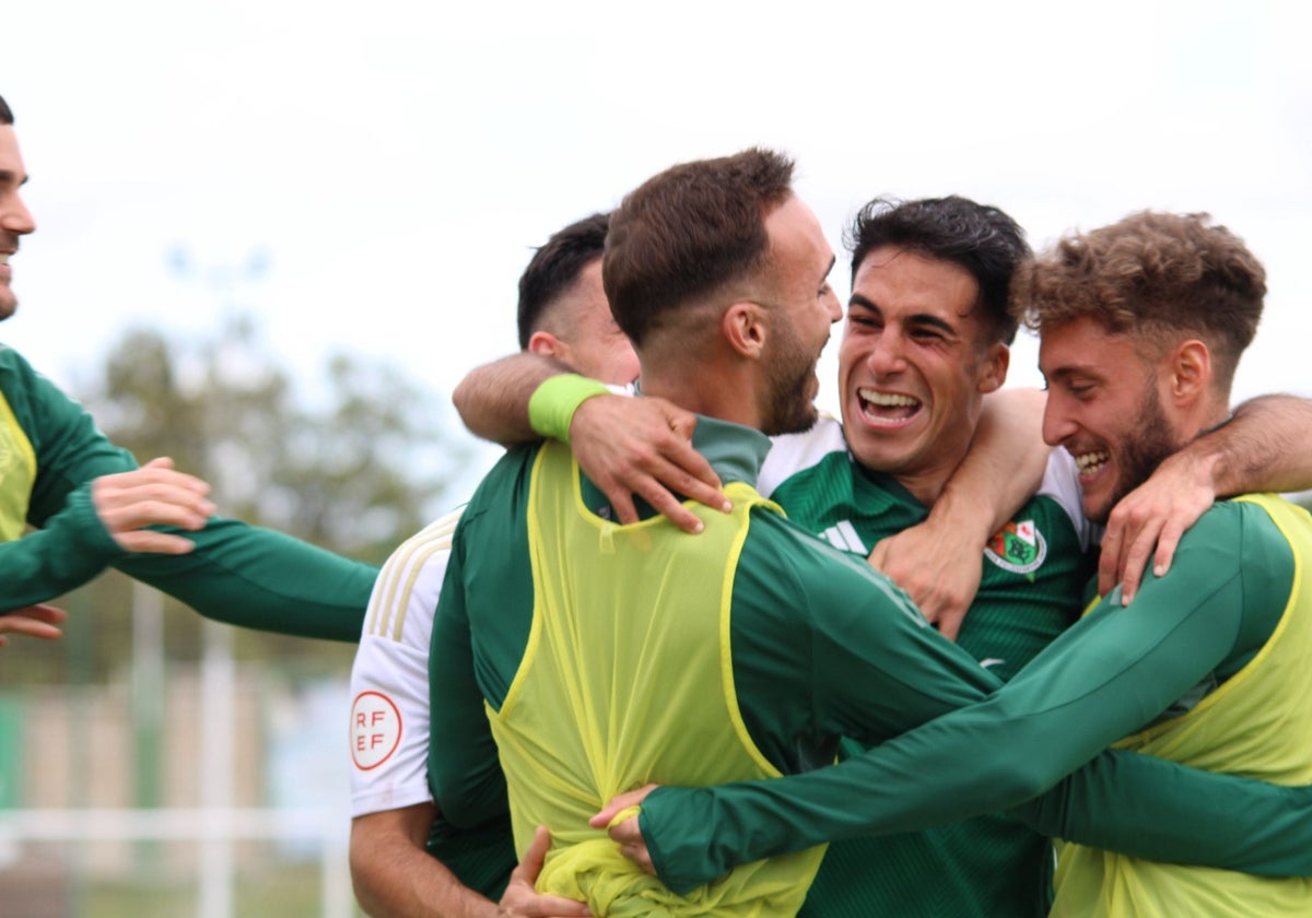 El Cacereño quiere amarrar el segundo puesto de la liga en Illescas