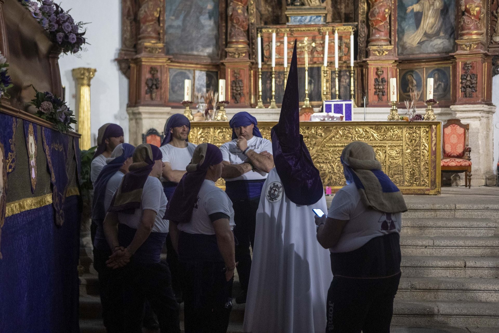 Las mejores imágenes del Lunes Santo en Cáceres