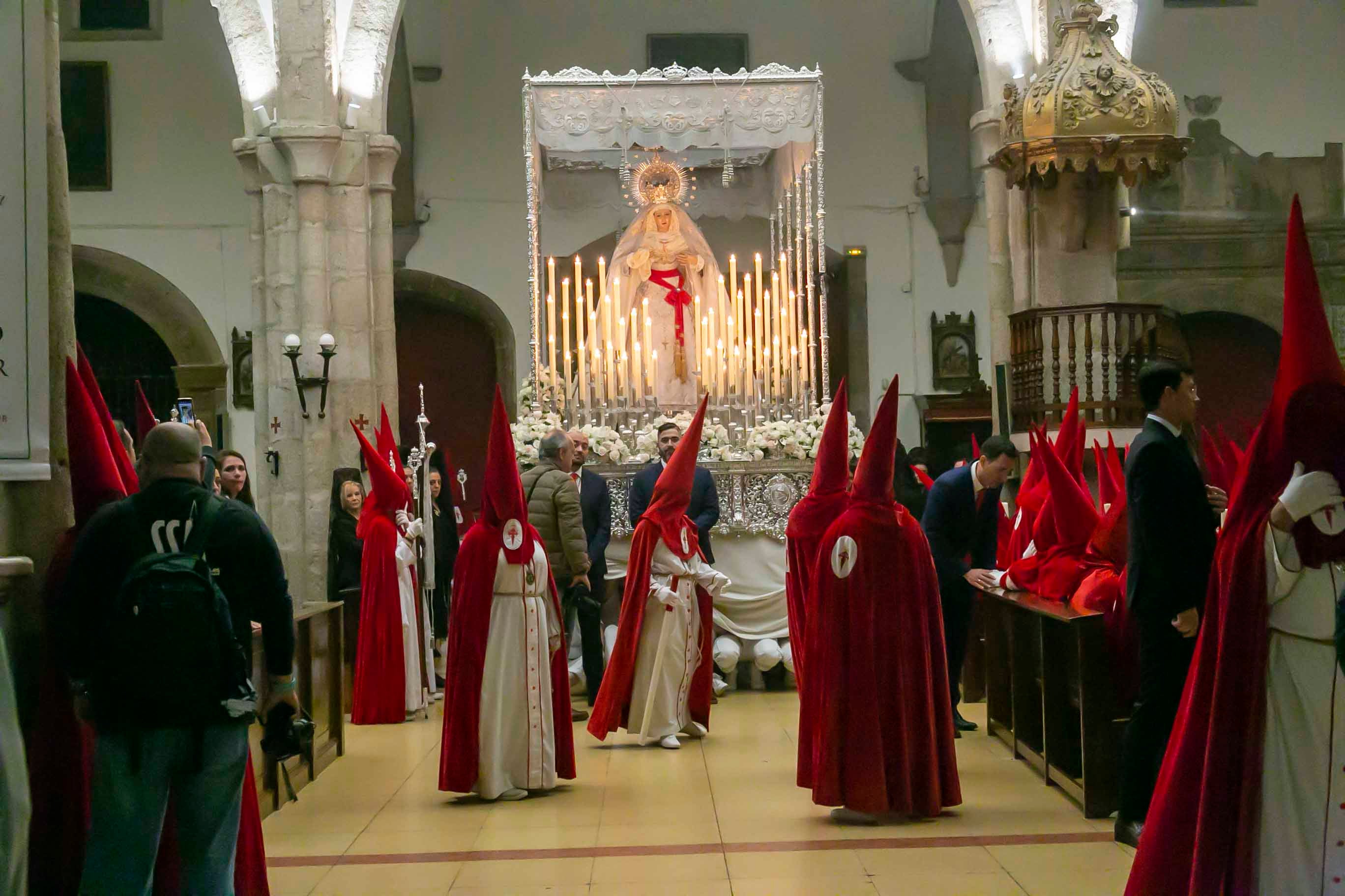 Fotos | Las mejores imágenes del Lunes Santo en Mérida