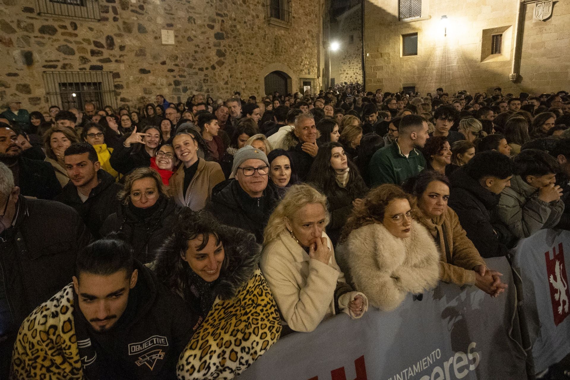 Las mejores imágenes de la procesión del Cristo Negro en Cáceres