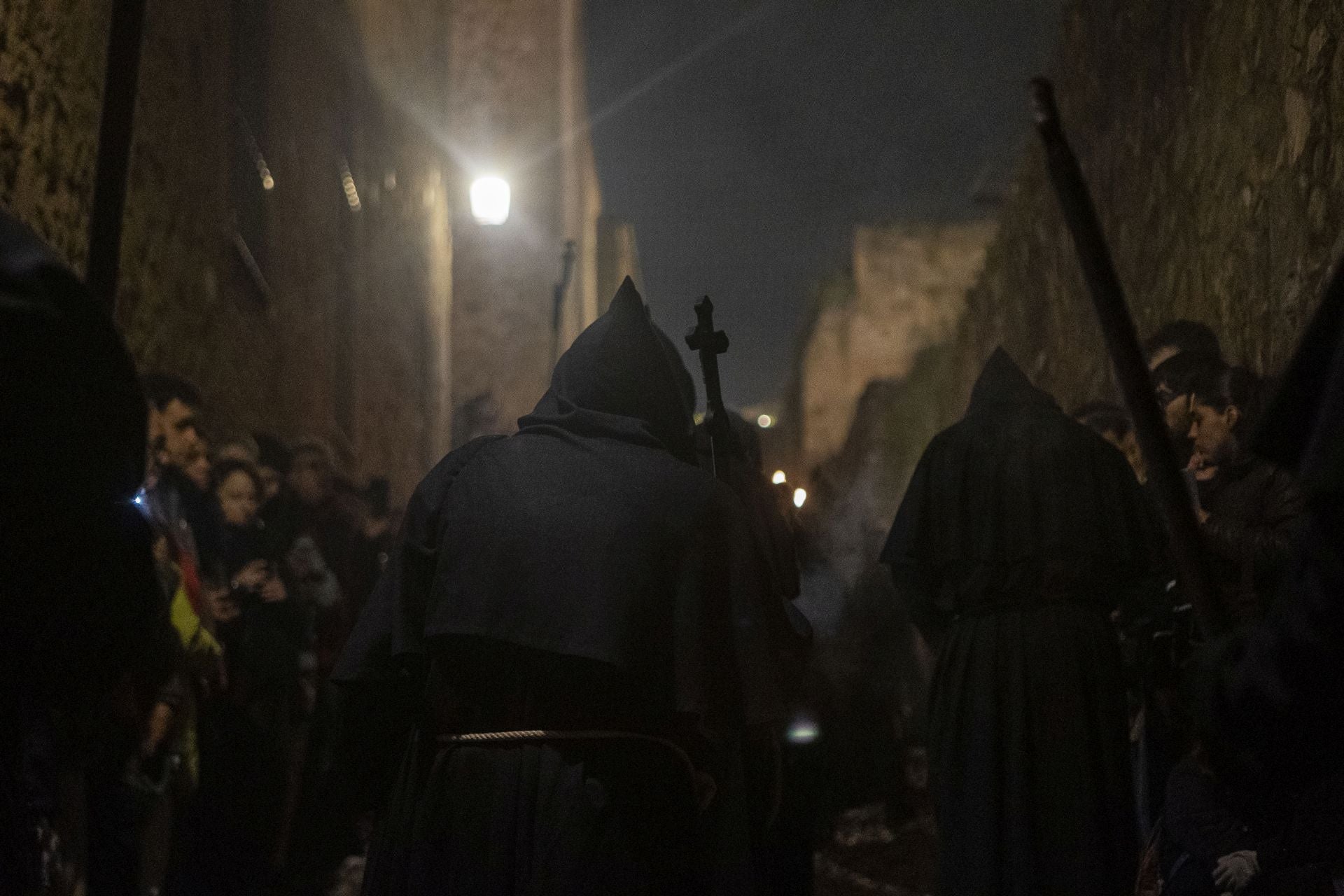 Las mejores imágenes de la procesión del Cristo Negro en Cáceres