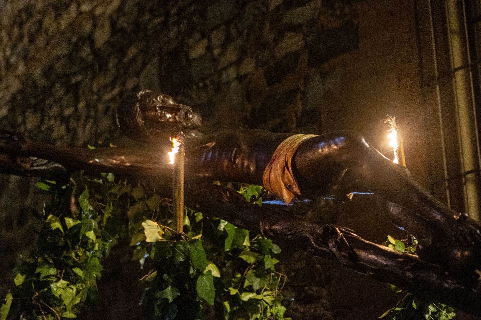 Las mejores imágenes de la procesión del Cristo Negro en Cáceres
