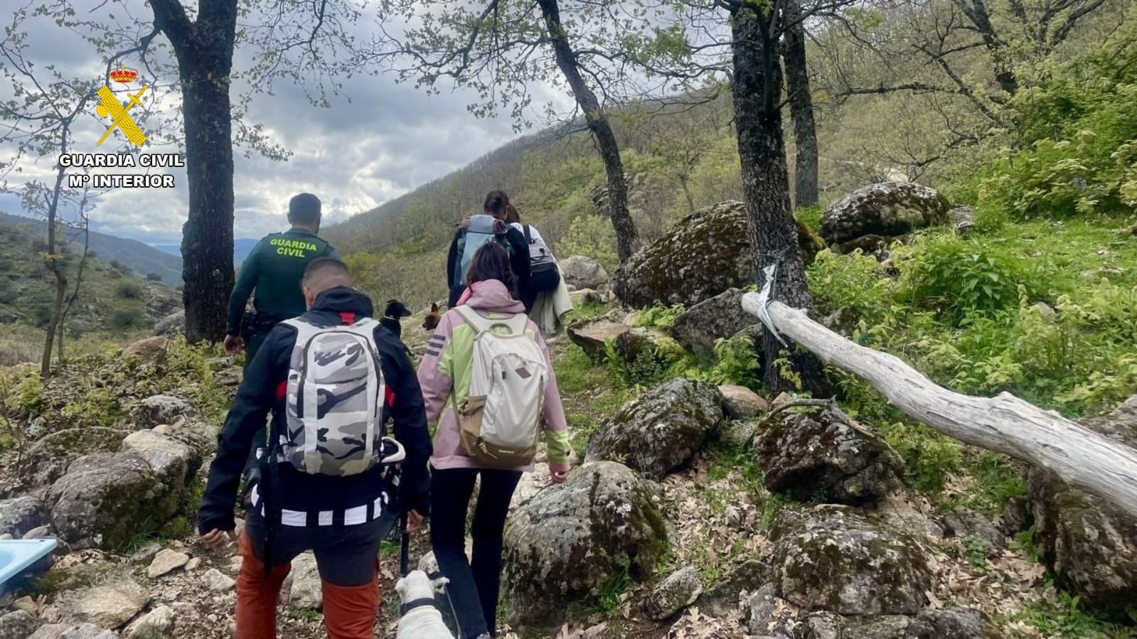 Senderistas rescatados en la Garganta de los Infiernos.