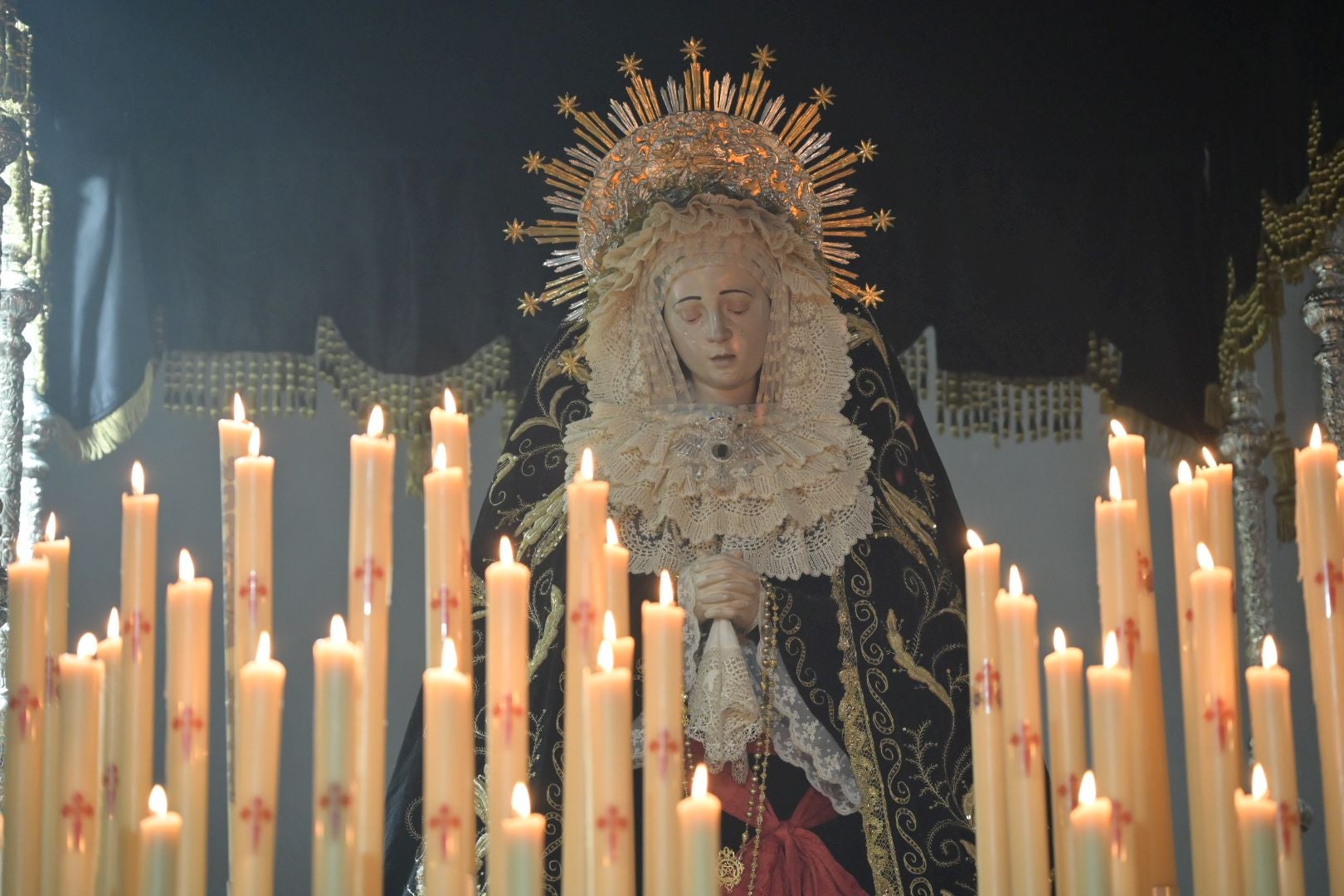 La suspensión del Santo Entierro de Badajoz, en imágenes