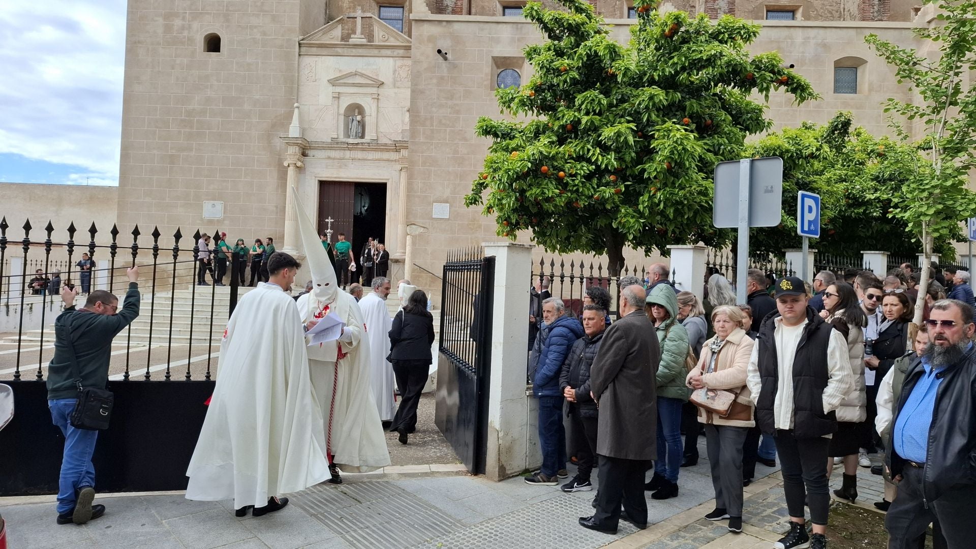 La suspensión del Santo Entierro de Badajoz, en imágenes
