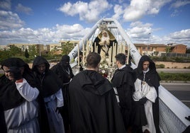 La procesión de la Cofradía del Cristo de la Victoria de Cáceres, en imágenes