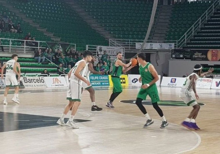El Cáceres cae con estrépito antes de la final por el ascenso