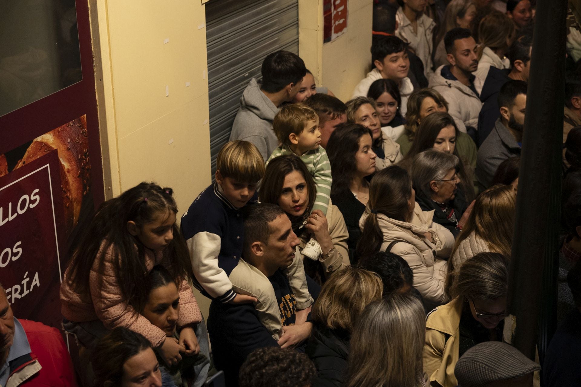 La procesión de la Virgen de la Soledad de Badajoz, en imágenes