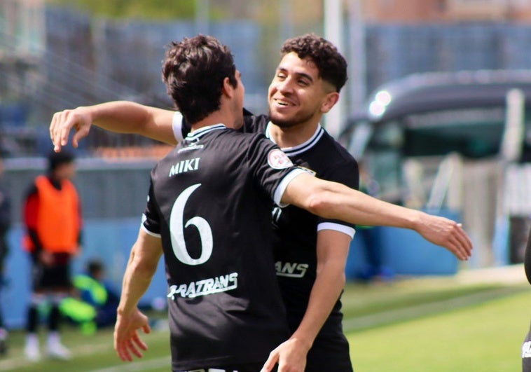 El Mérida no suelta el playoff