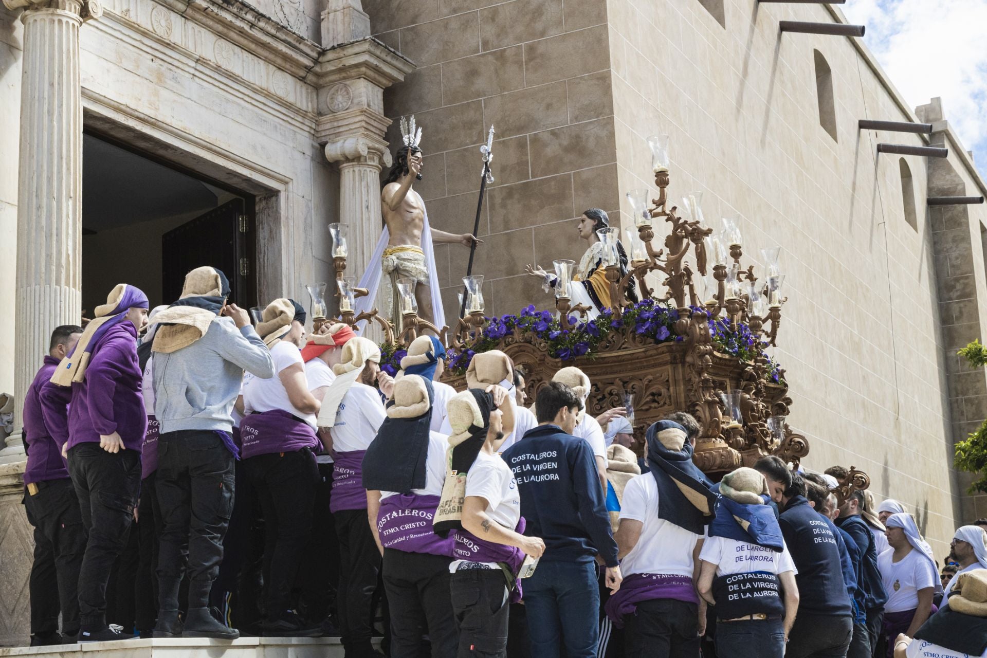 Fotos | Así ha sido la procesión de la Hermandad del Resucitado