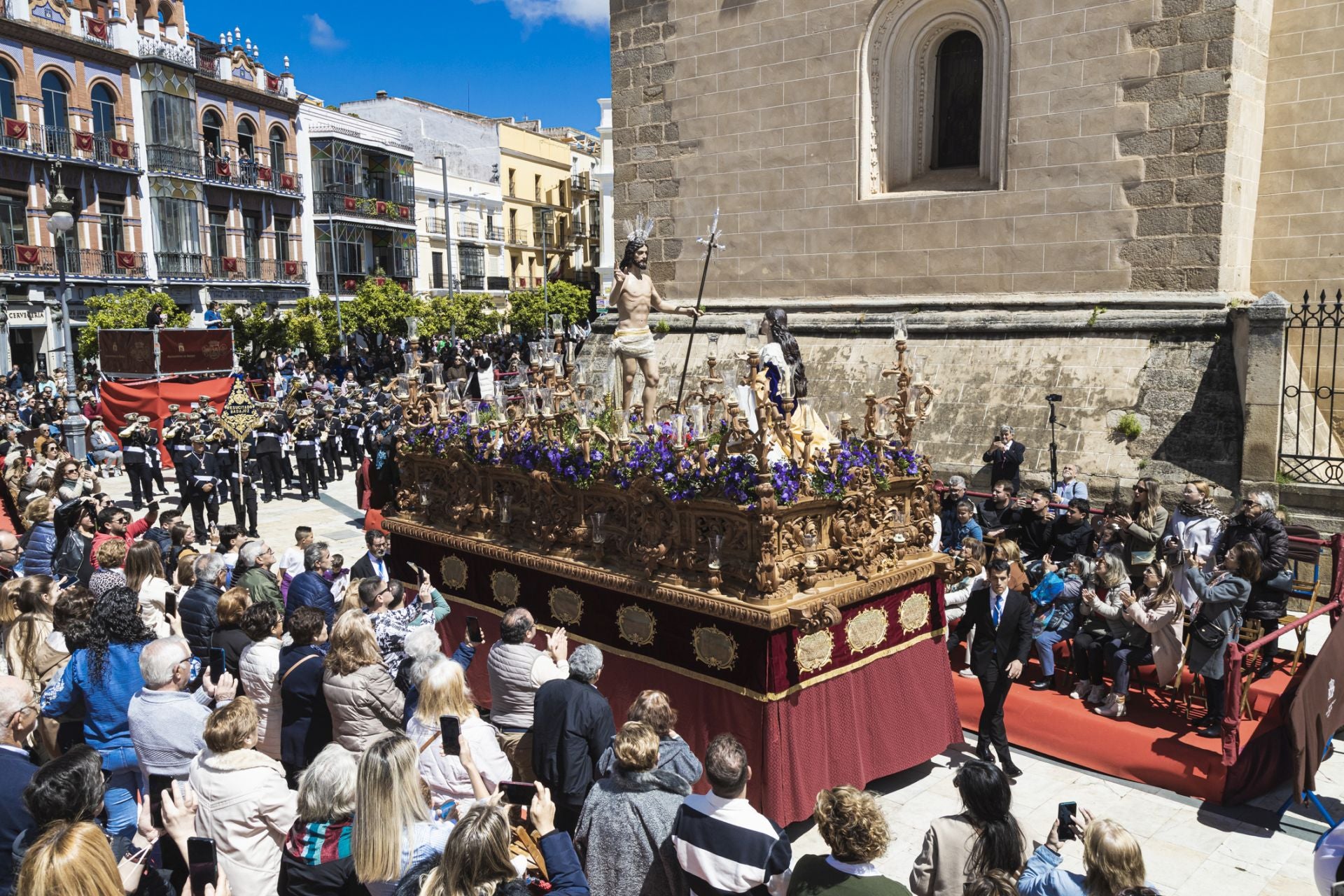 Fotos | Así ha sido la procesión de la Hermandad del Resucitado