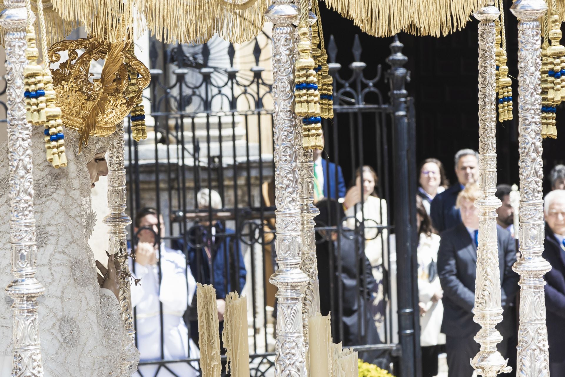Fotos | Así ha sido la procesión de la Hermandad del Resucitado