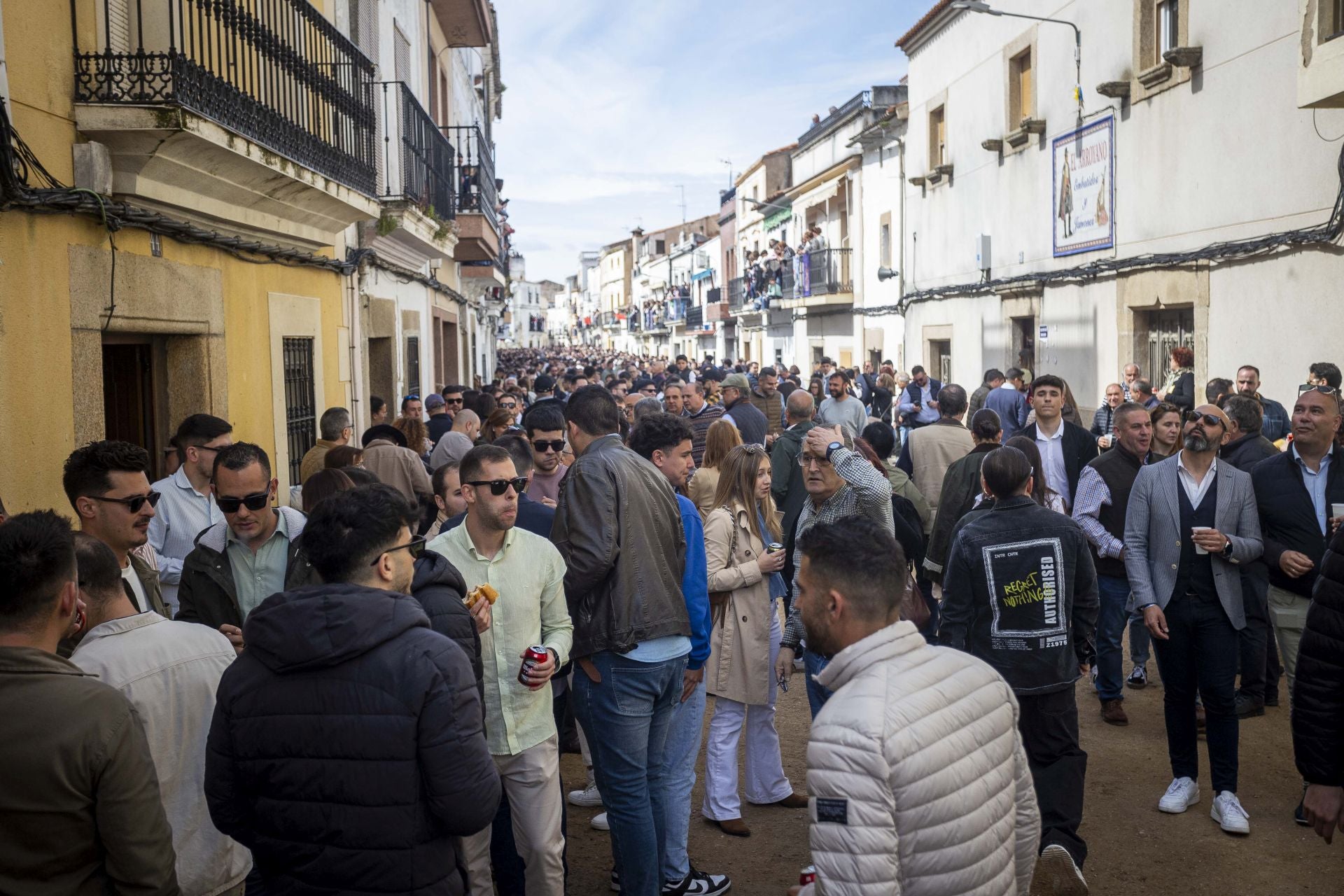 Así han cruzado los jinetes por La Corredera de Arroyo de la Luz
