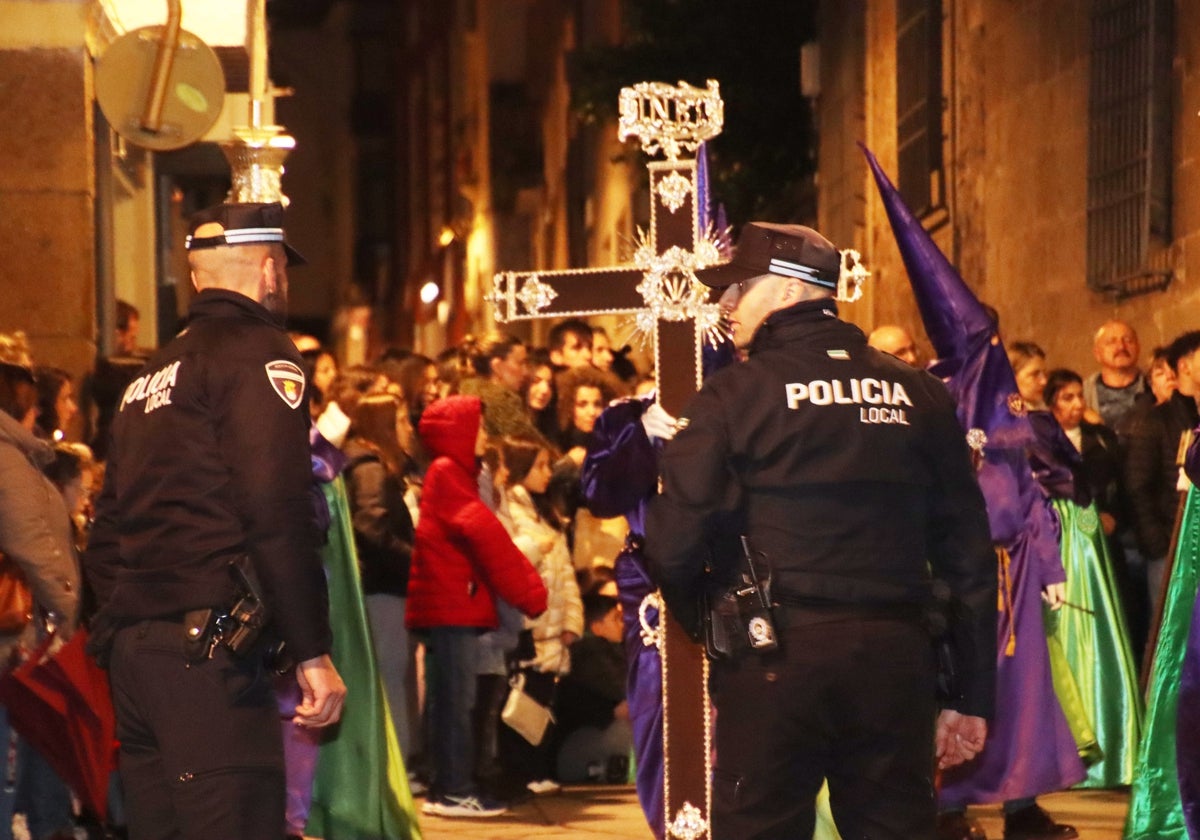 Control de la Policía Local de Plasencia en la procesión del pasado miércoles.