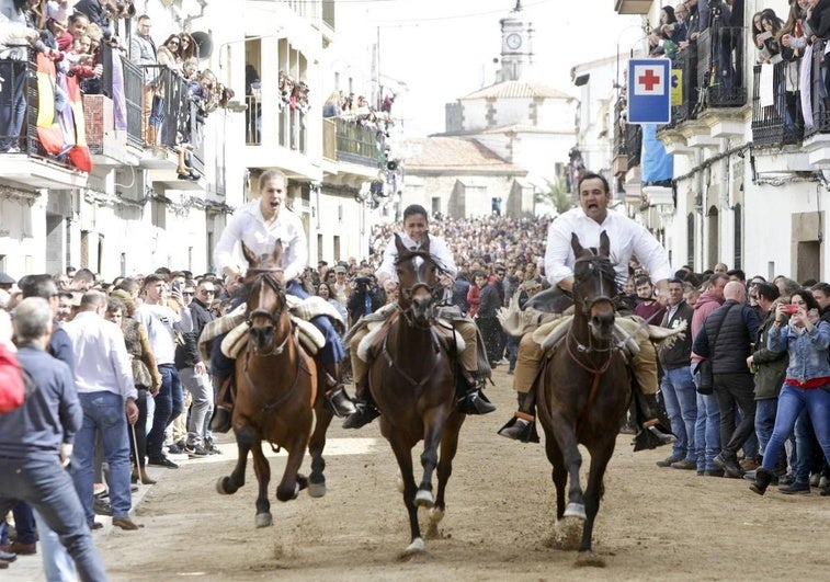 ¿En qué municipios extremeños es fiesta también el Lunes de Pascua?
