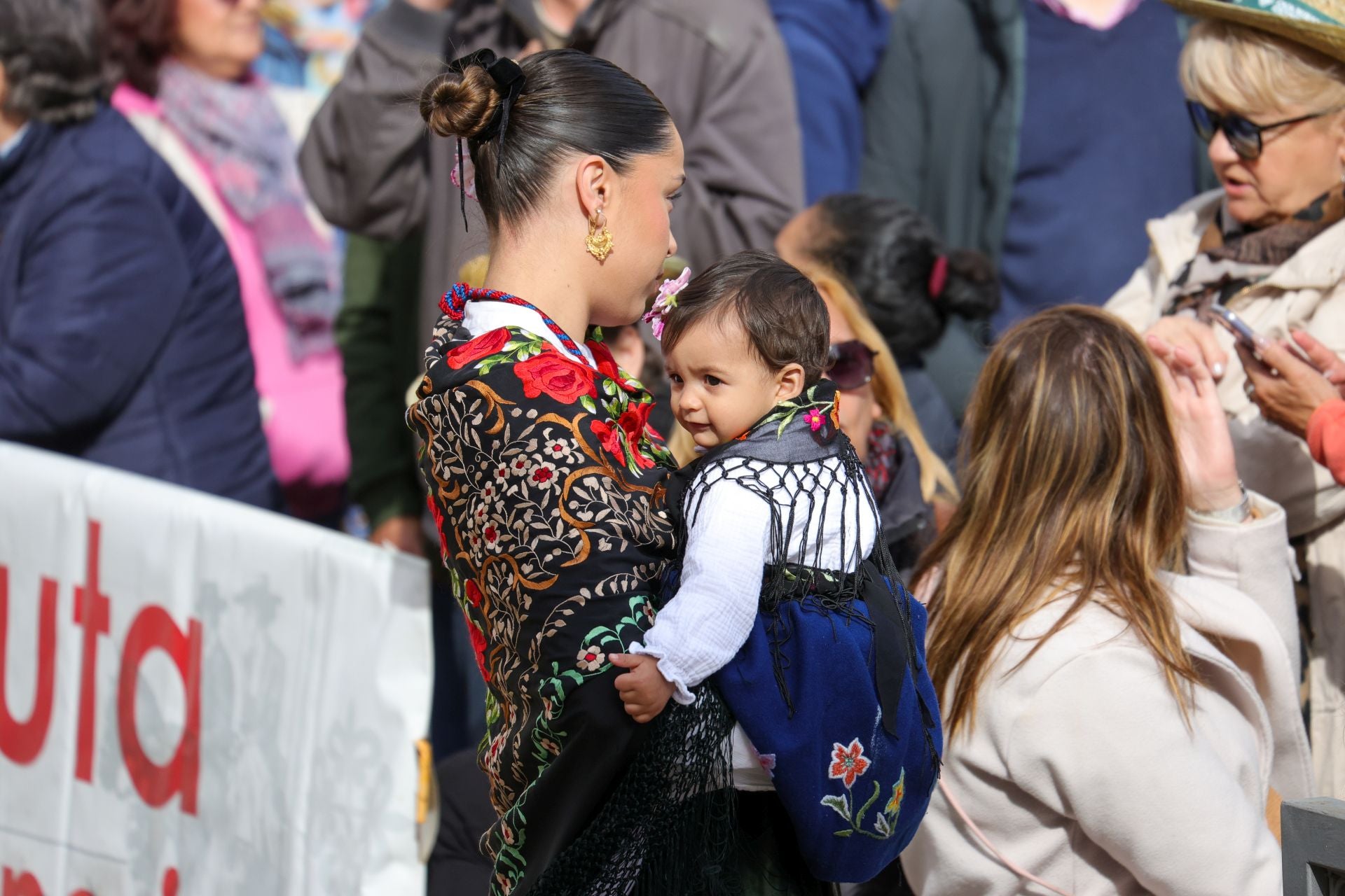Fotos: Desfile de carrozas de la romería de Piedraescrita de Campanario
