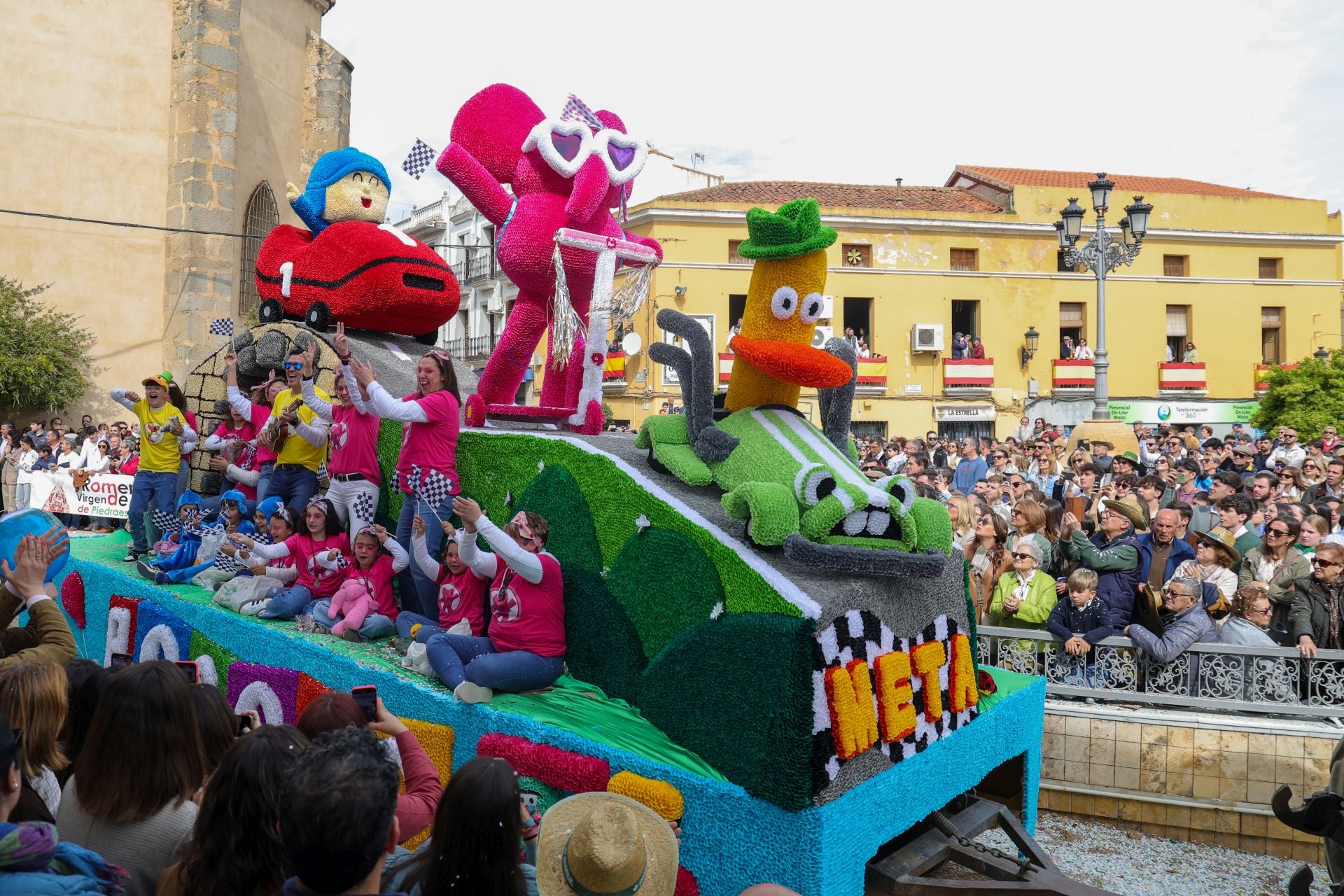 Fotos: Desfile de carrozas de la romería de Piedraescrita de Campanario