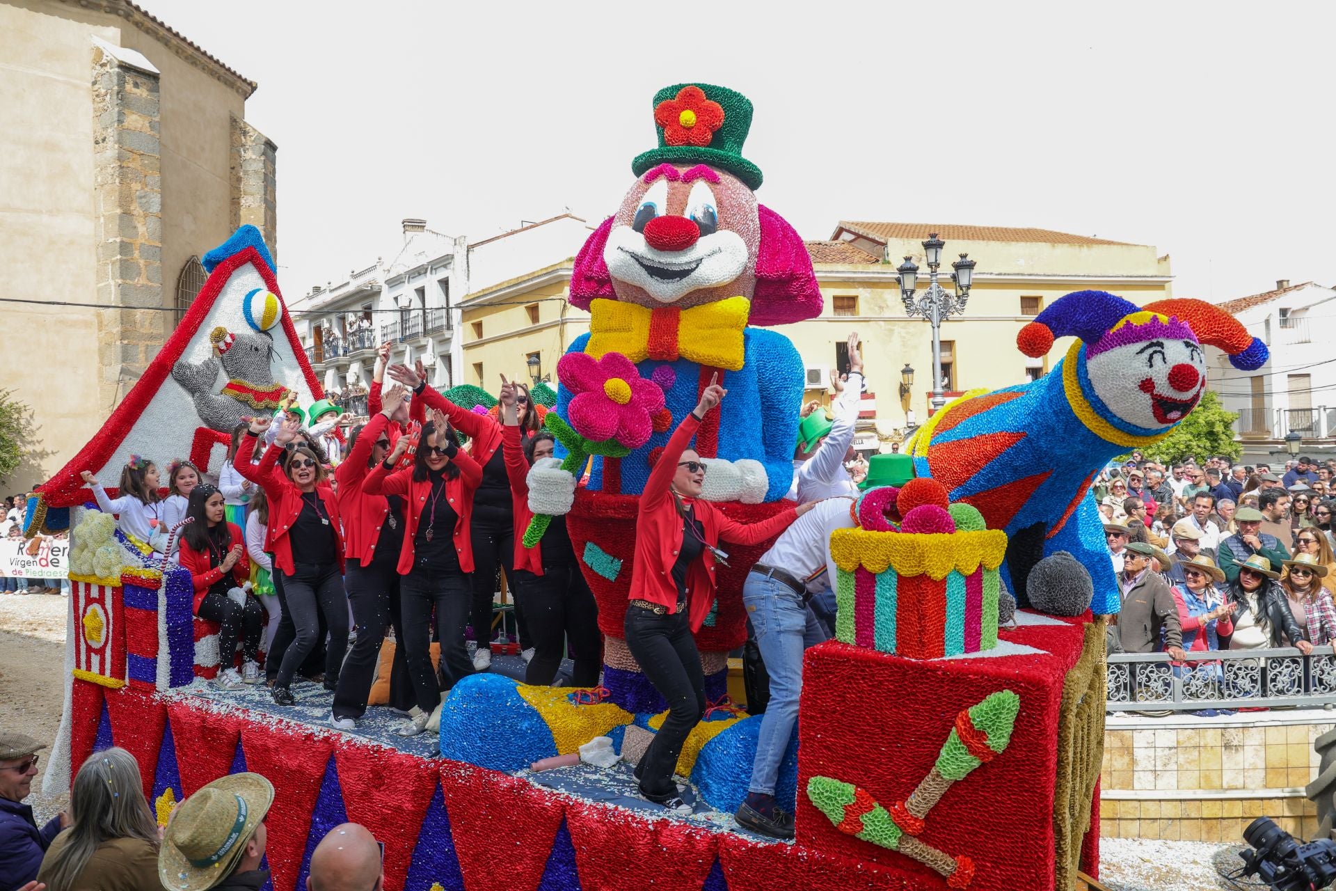 Fotos: Desfile de carrozas de la romería de Piedraescrita de Campanario