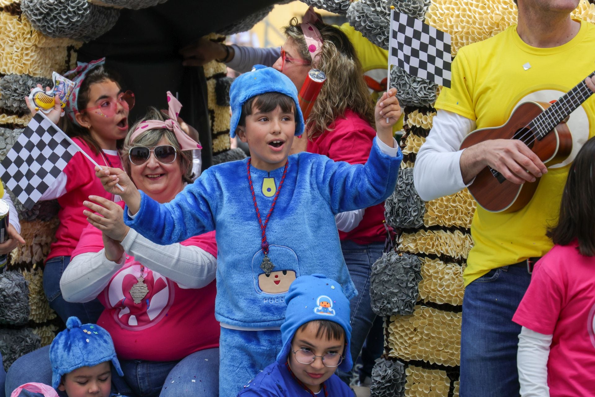 Fotos: Desfile de carrozas de la romería de Piedraescrita de Campanario