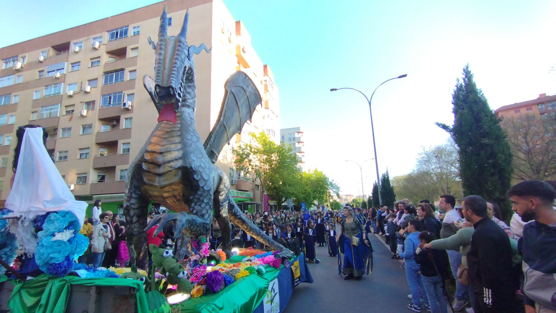 El desfile de San Jorge de Cáceres, en imágenes