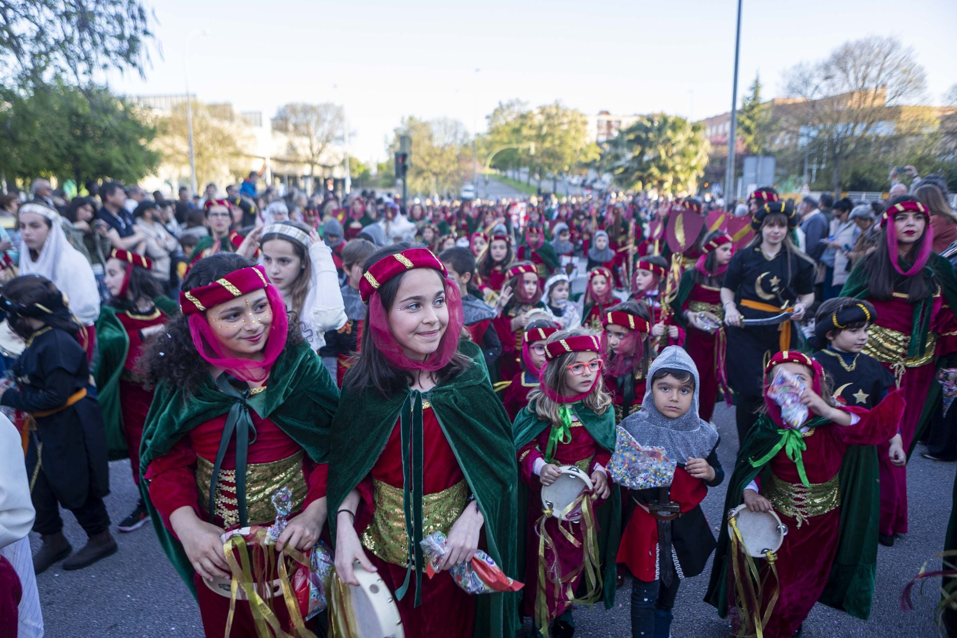 El desfile de San Jorge de Cáceres, en imágenes