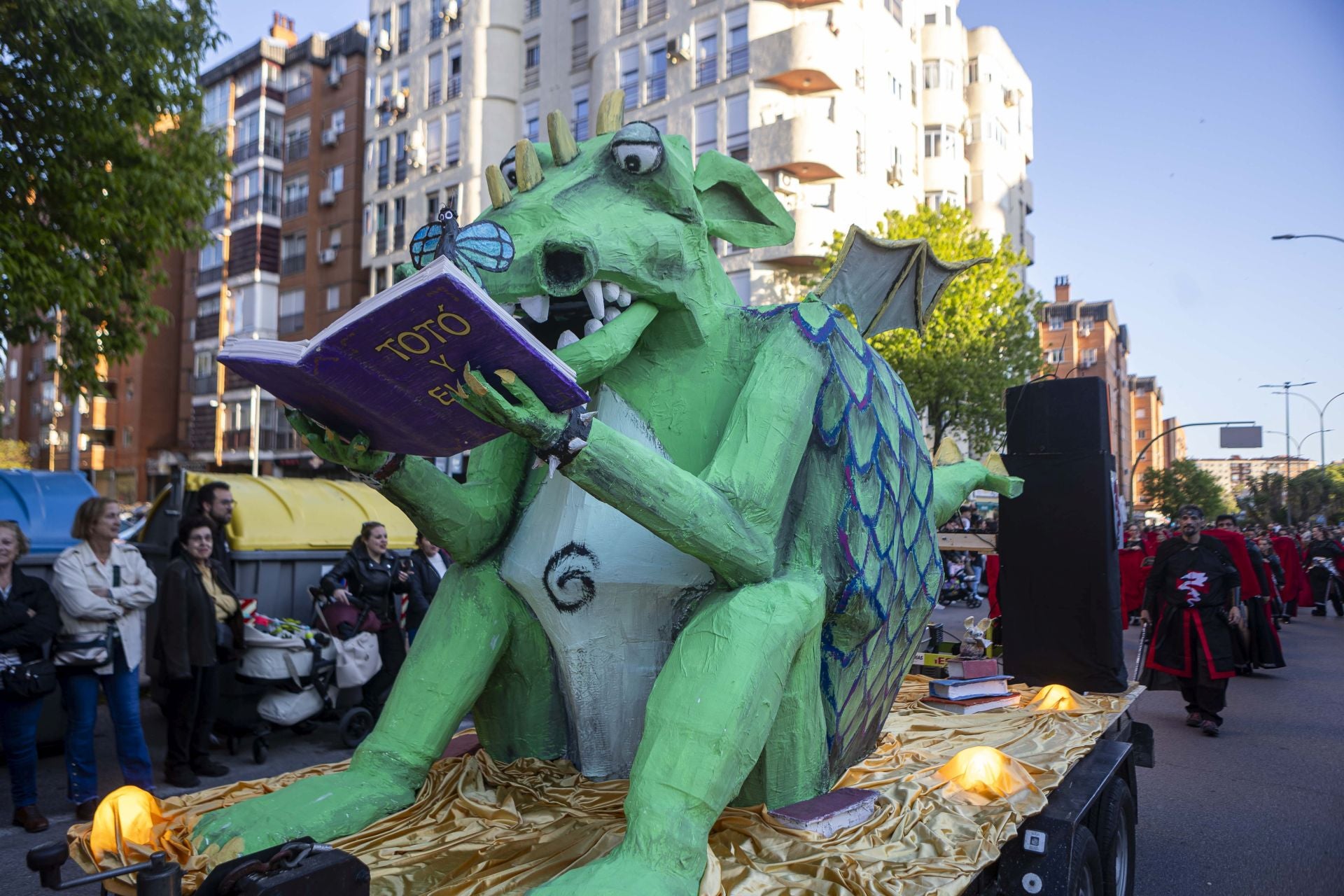 El desfile de San Jorge de Cáceres, en imágenes