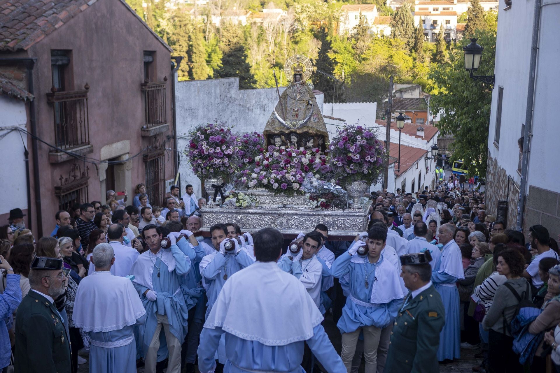 La bajada de la Virgen de la Montaña a la ciudad, en imágenes