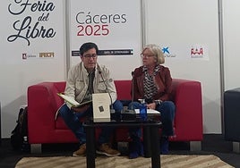 Antonio Girol y Susi Fernández presentaron el libro de Fernando Tomás Pérez.