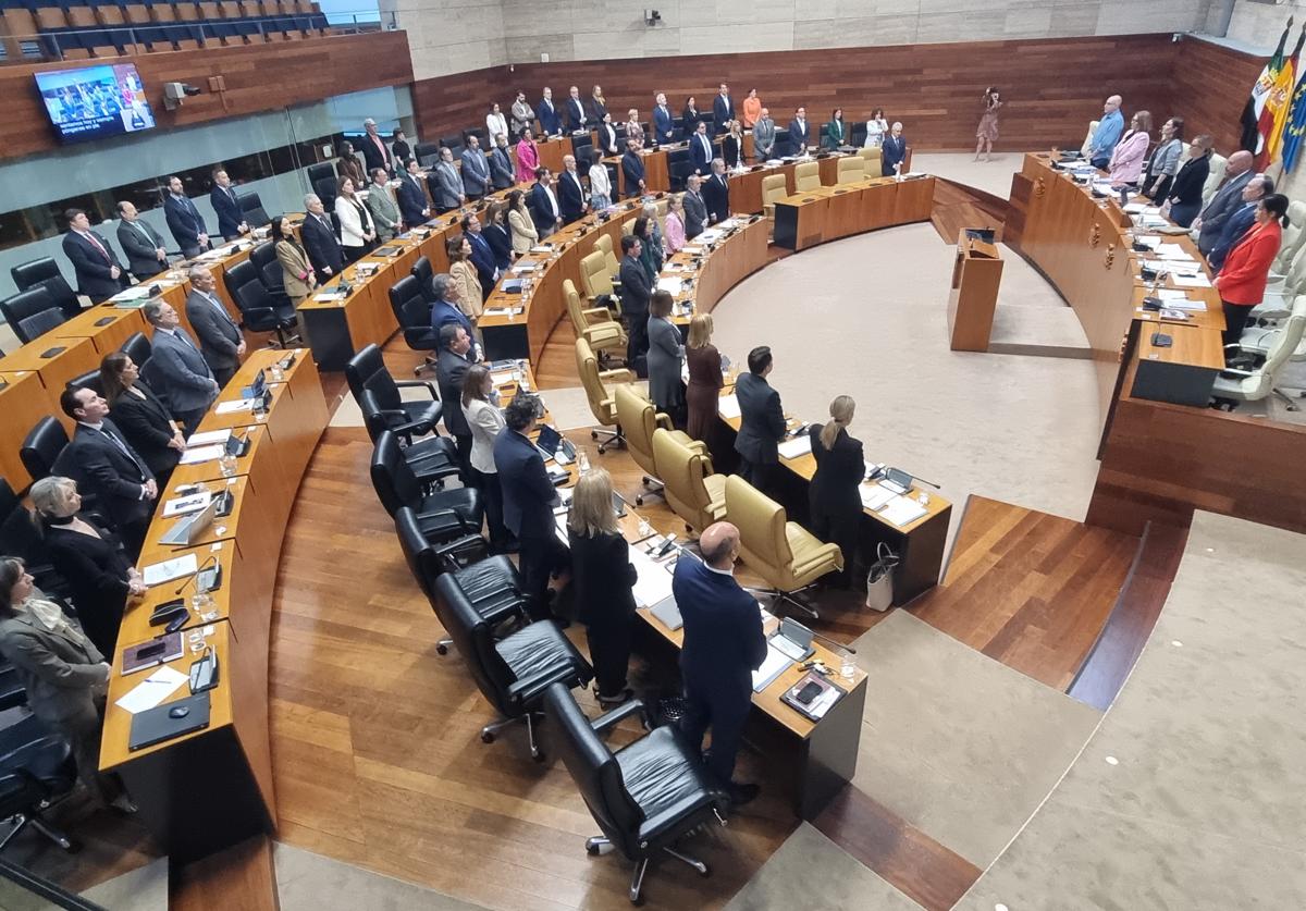La central de Almaraz o la propuesta de Vox sobre subvenciones a sindicatos centran el pleno de la Asamblea