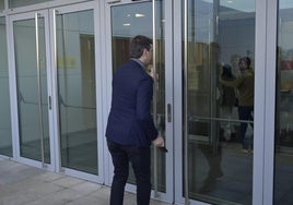 David Sánchez ha llegado a los juzgados de Badajoz con unos minutos de adelanto sobre la hora en la que estaba previsto que se iniciase la declaración.