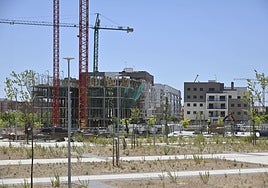 Viviendas en construcción en la ciudad de Badajoz.