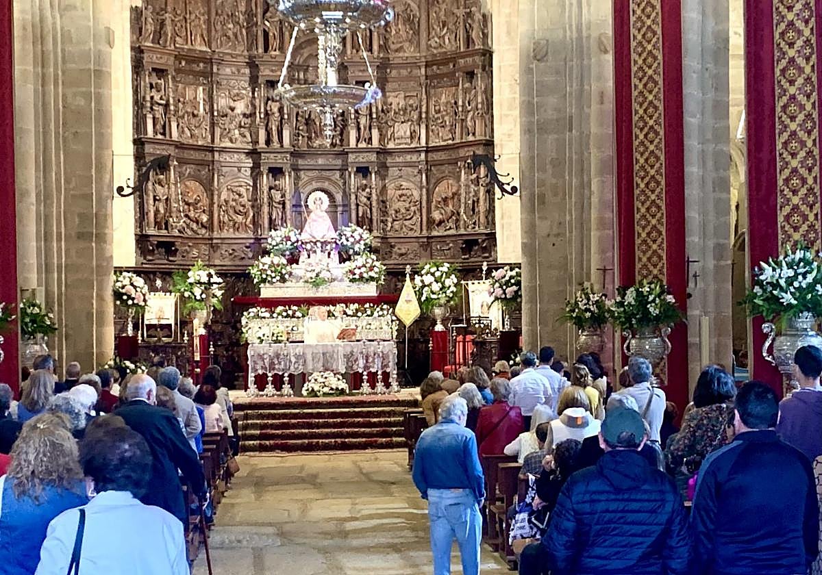 Las visitas a la patrona de Cáceres se multiplican el sábado