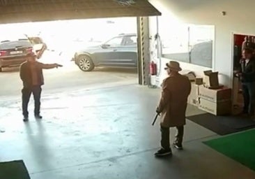 Investigan si los hombres que irrumpieron armados en una empresa de Badajoz son sicarios buscando un objetivo